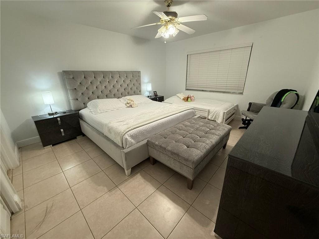 4220 Looking Glass LN # 4302, NAPLES FL 34112-17