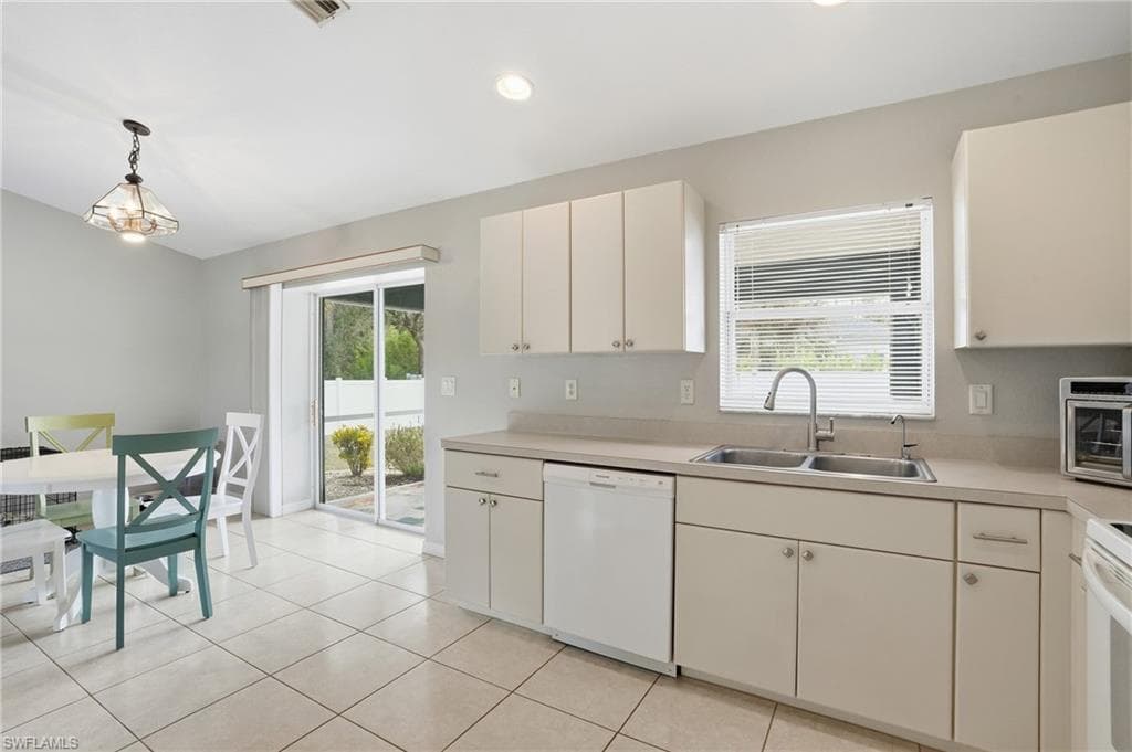 5214 Sister TER, NORTH PORT FL 34286-11