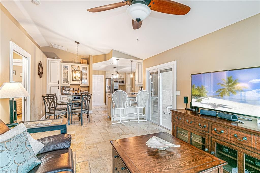 401 Candlewick CIR E-16