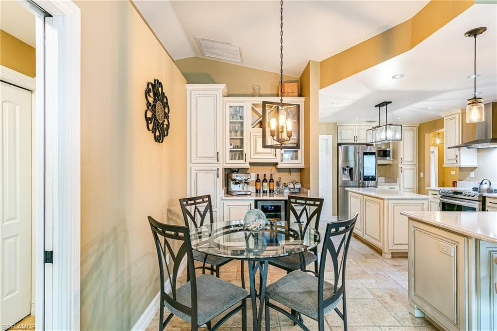 401 Candlewick CIR E-15