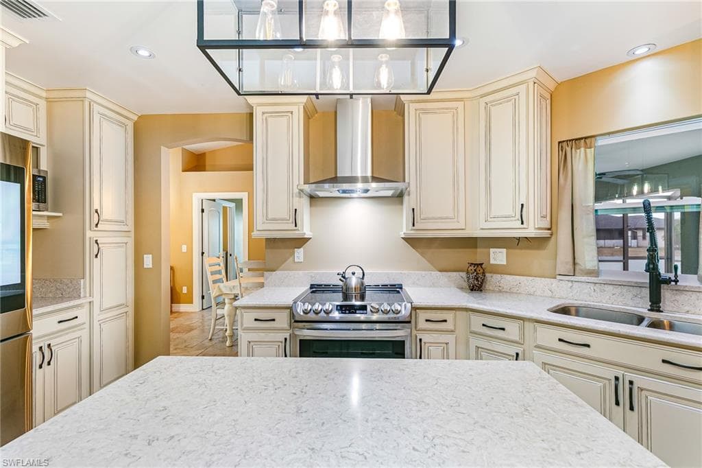 401 Candlewick CIR E-11