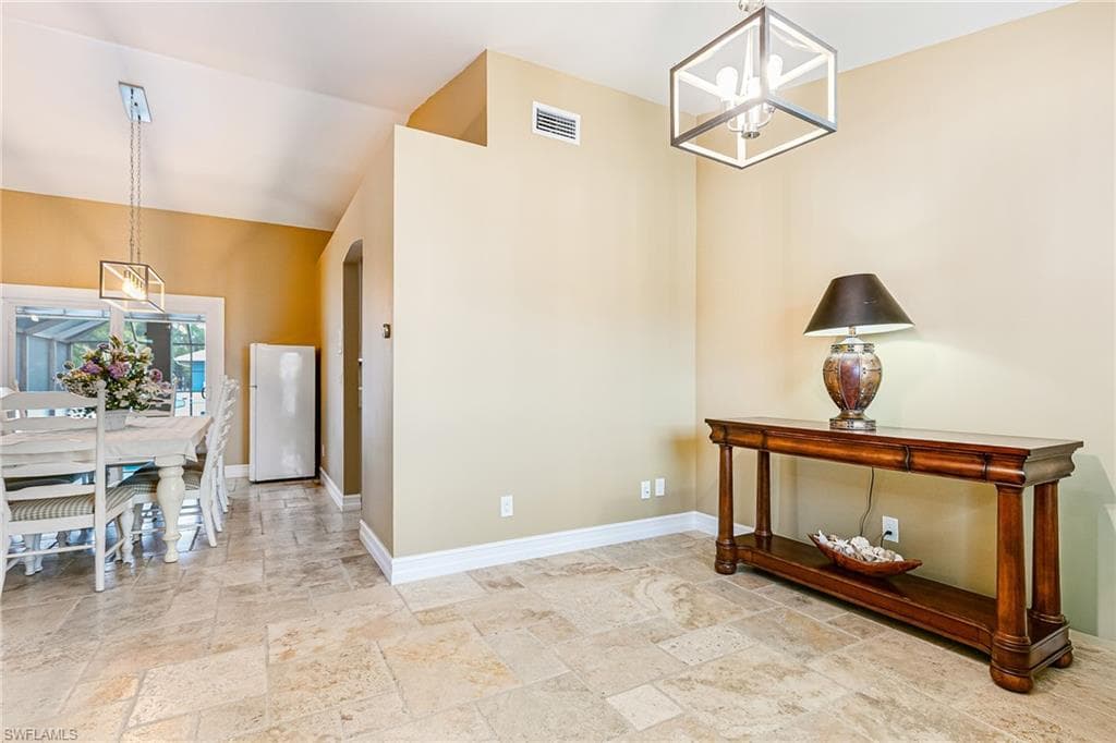 401 Candlewick CIR E-4