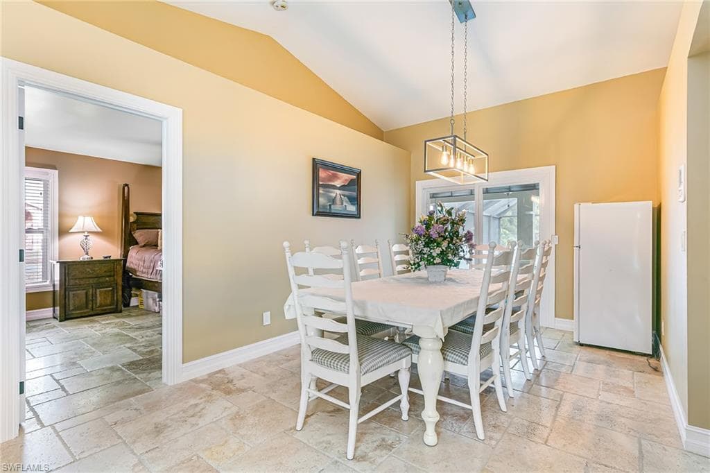 401 Candlewick CIR E-8