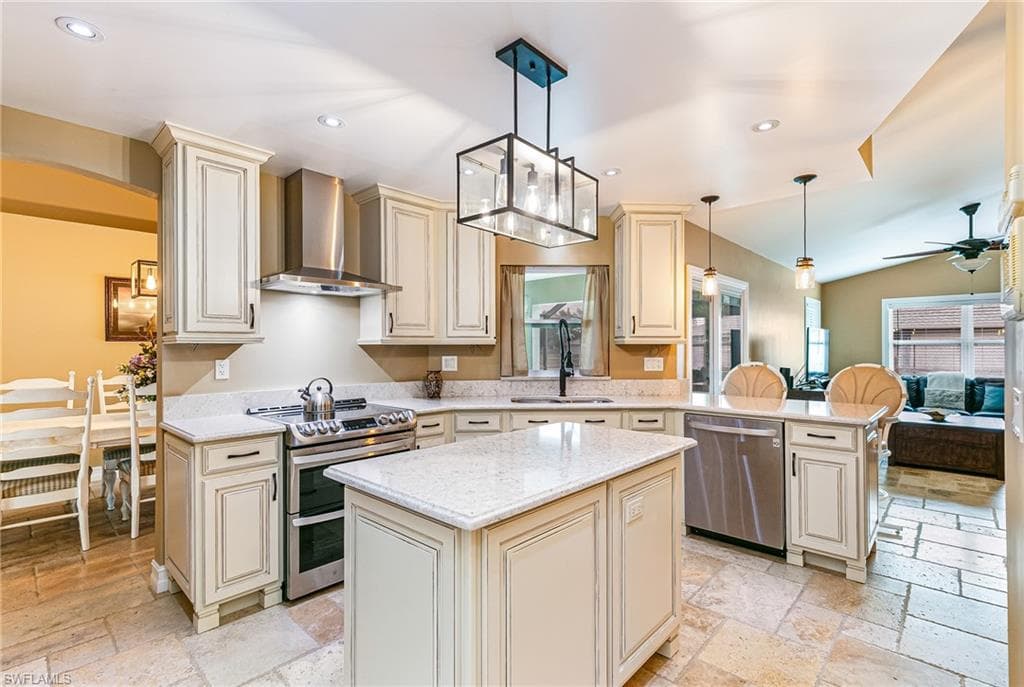 401 Candlewick CIR E-9