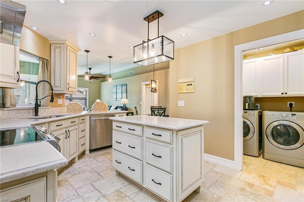 401 Candlewick CIR E-10