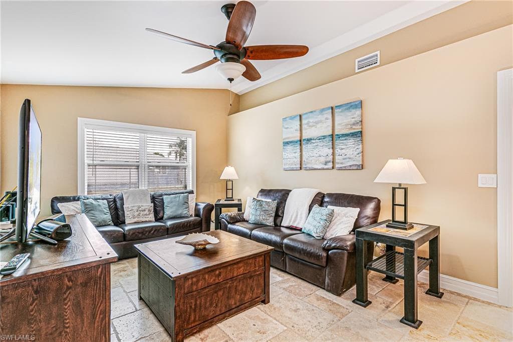 401 Candlewick CIR E-18