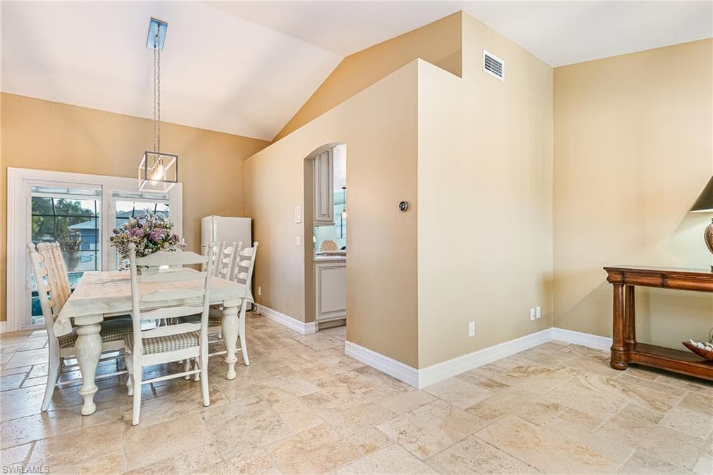 401 Candlewick CIR E-7