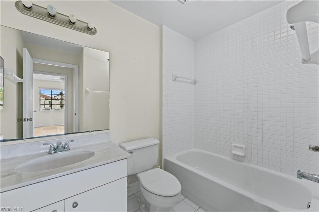 3421 Winkler AVE # 410, FORT MYERS FL 33916-2
