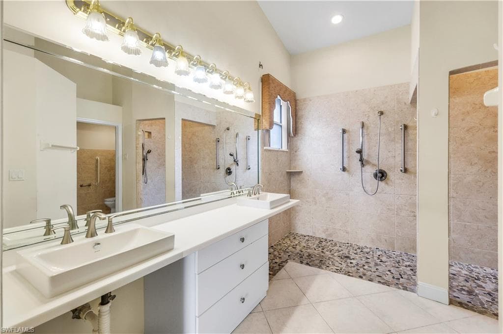 25551 Springtide CT, BONITA SPRINGS FL 34135-13