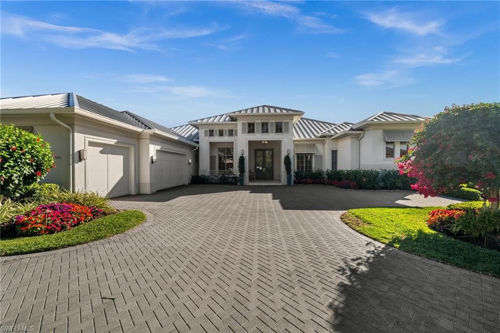 784 Anderson DR, NAPLES FL 34103-41