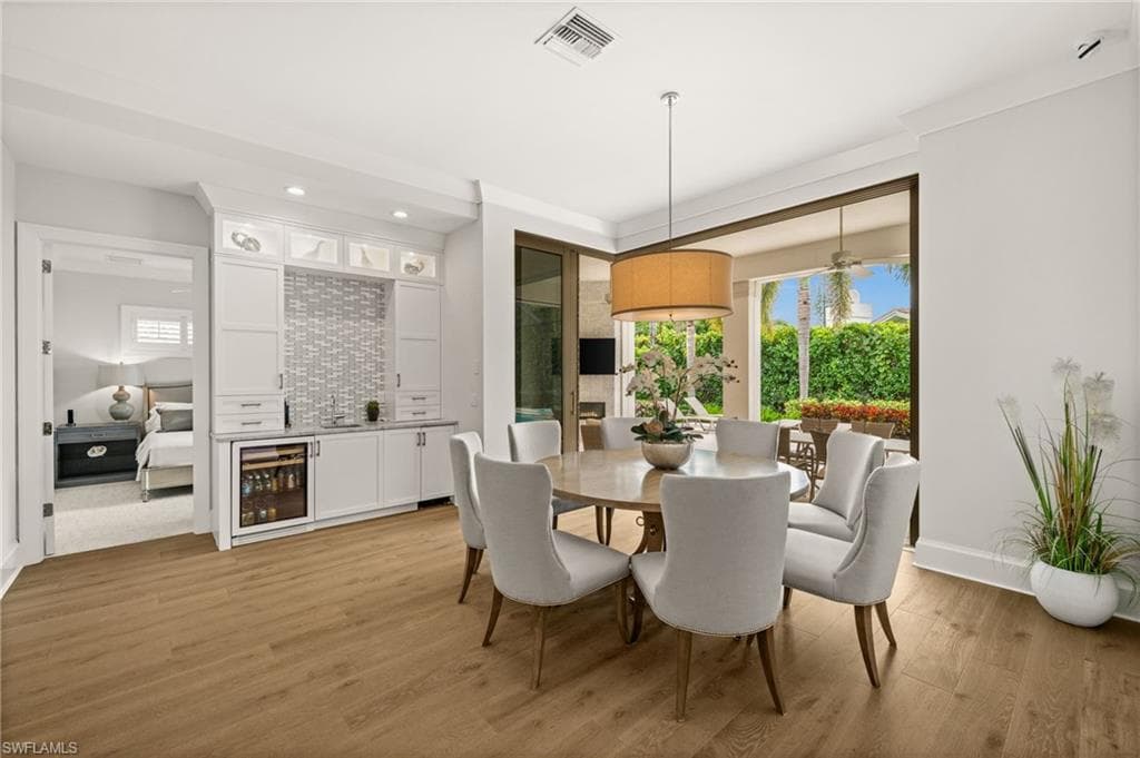 784 Anderson DR, NAPLES FL 34103-15