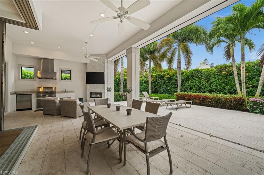 784 Anderson DR, NAPLES FL 34103-37