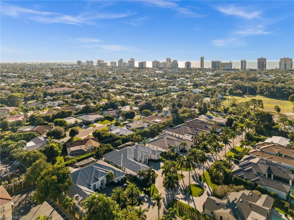 784 Anderson DR, NAPLES FL 34103-40