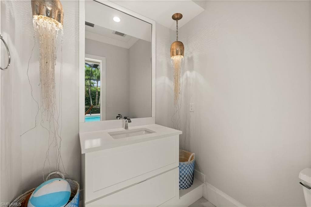 784 Anderson DR, NAPLES FL 34103-30