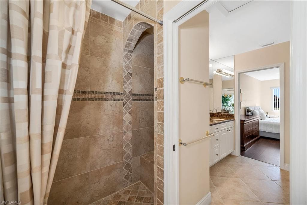 466 Bristle Cone LN # 34, NAPLES FL 34113-20