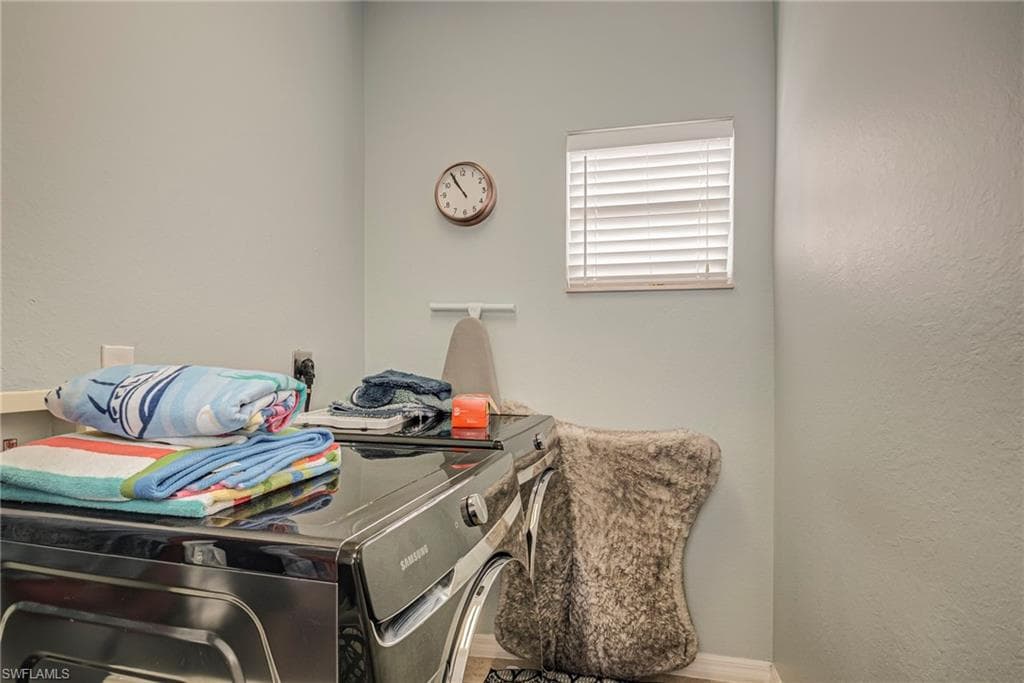 1897 Par DR, NAPLES FL 34120-25