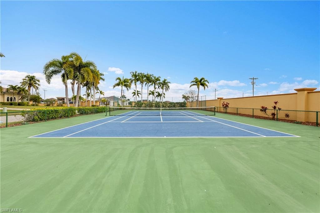 879 W Cape Estates CIR, CAPE CORAL FL 33993-46