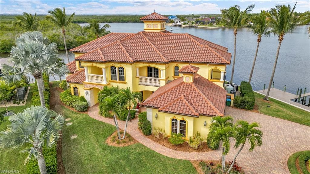 879 W Cape Estates CIR, CAPE CORAL FL 33993-32