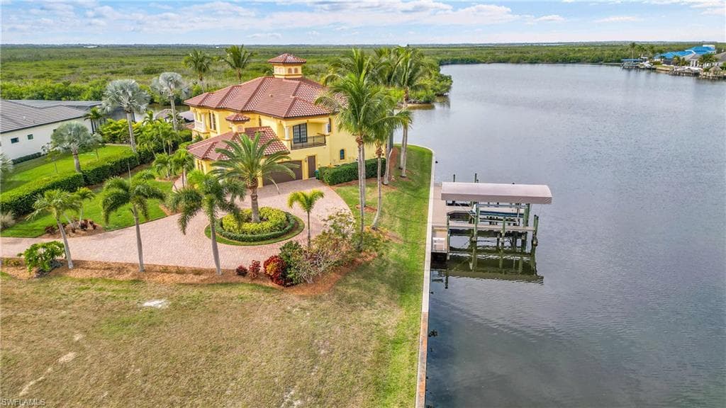 879 W Cape Estates CIR, CAPE CORAL FL 33993-44