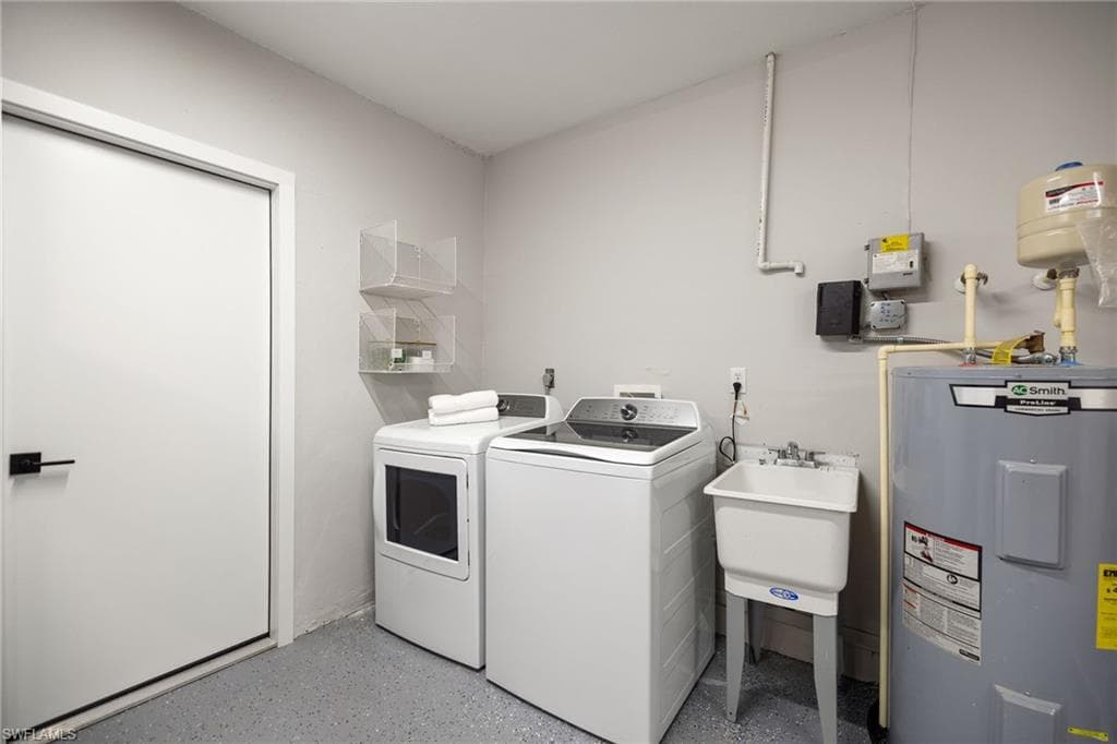 1196 Westlake BLVD, NAPLES FL 34103-39