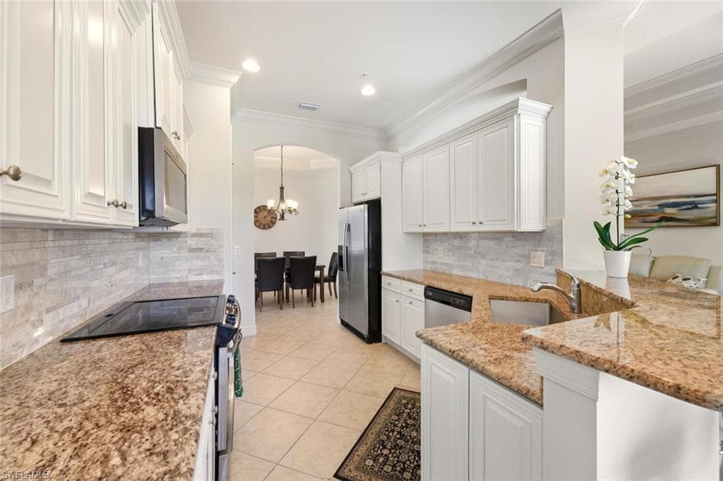 10351 Glastonbury CIR 202-4