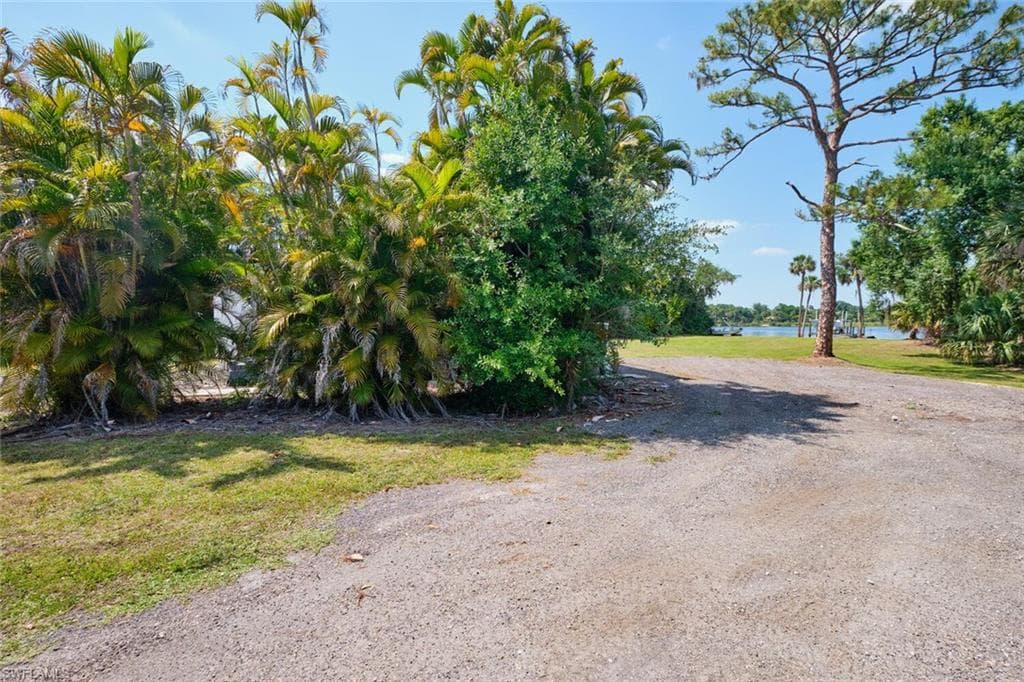 2212 River Pine DR, FORT MYERS FL 33905-33