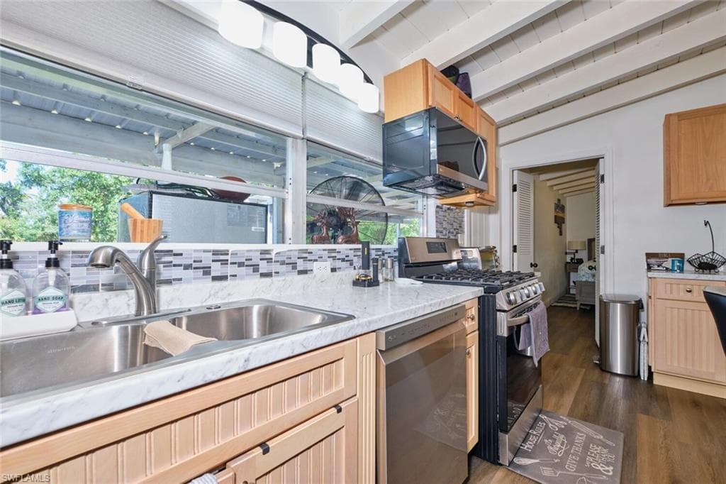 2212 River Pine DR, FORT MYERS FL 33905-13