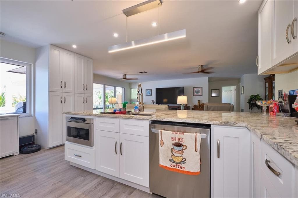 2213 River Pine DR, FORT MYERS FL 33905-9