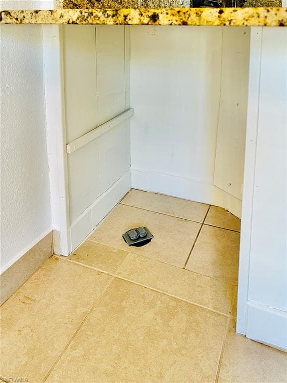 826 Wiggins Pass RD # 307, NAPLES FL 34110-9