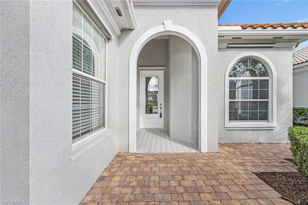 7549 Garibaldi CT, NAPLES FL 34114-3