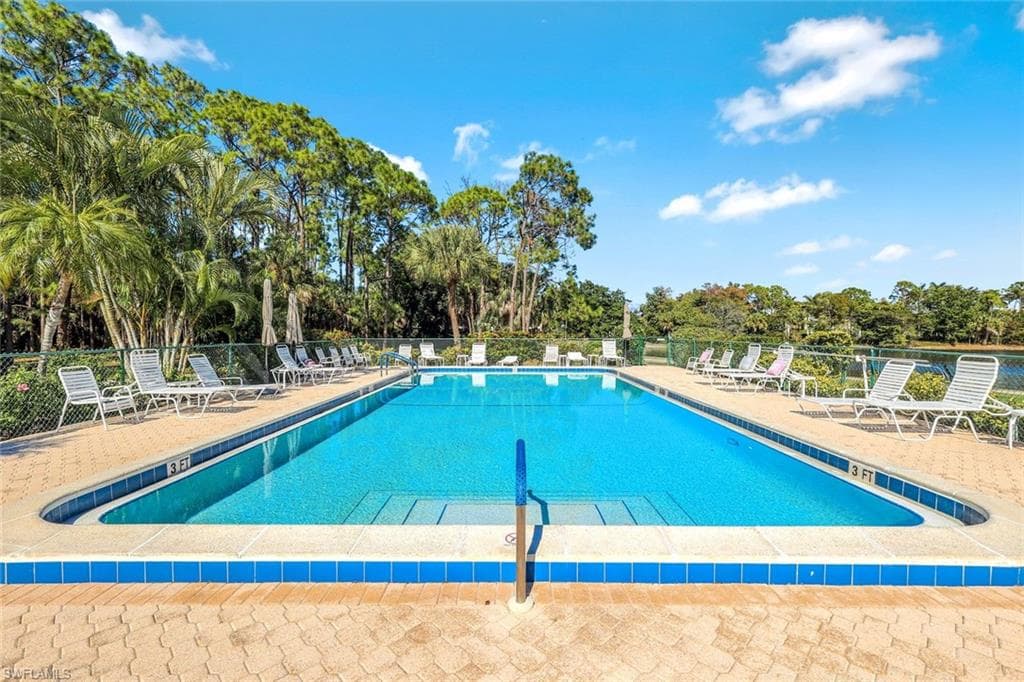 524 Lake Louise CIR # 504, NAPLES FL 34110-37