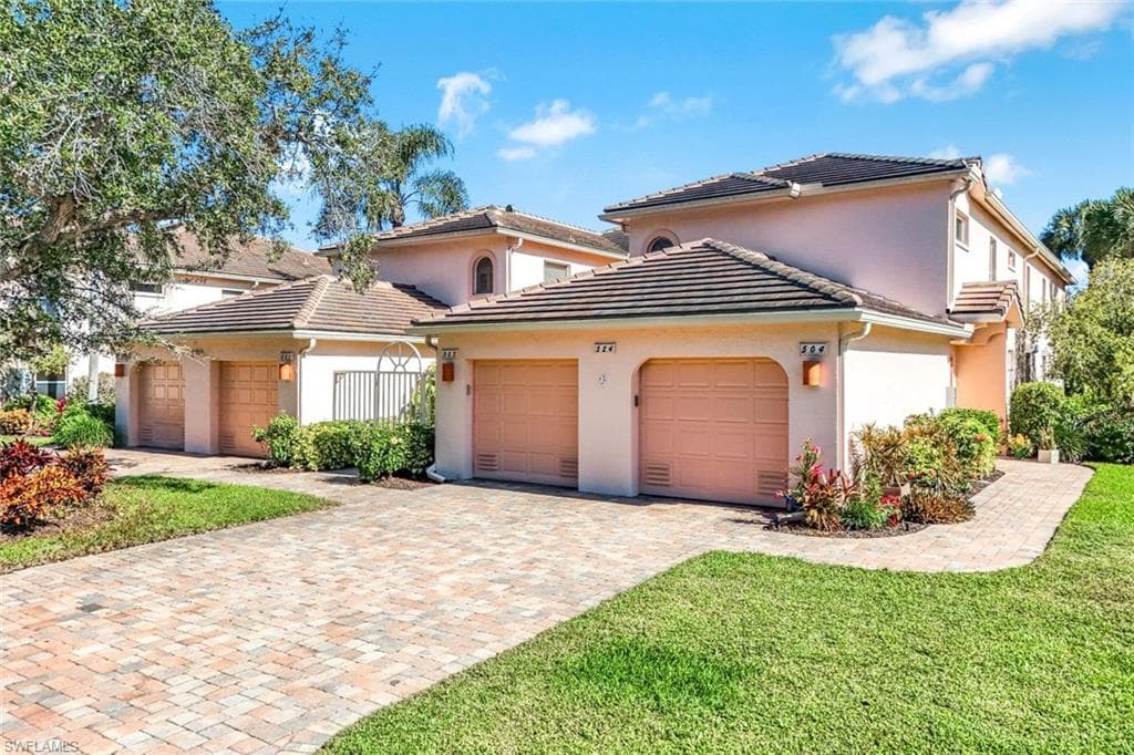 524 Lake Louise CIR # 504, NAPLES FL 34110-30