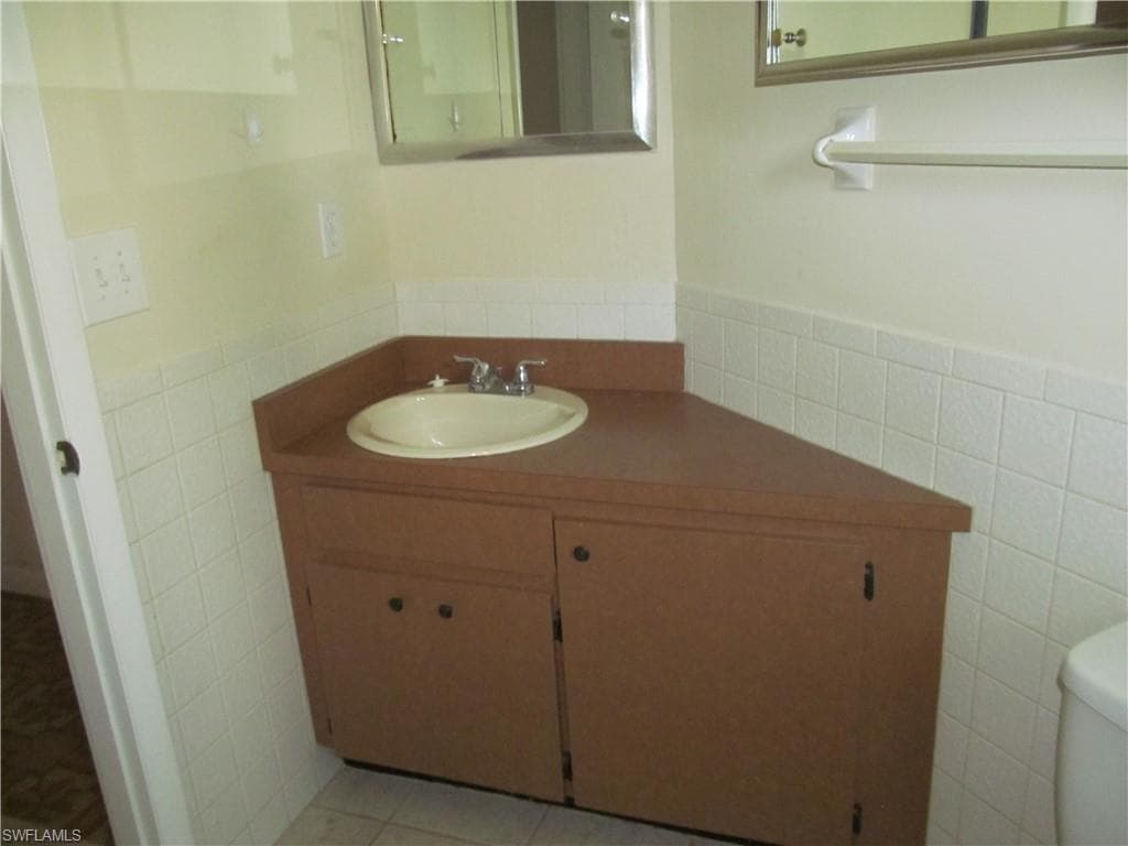 1411 Caywood CIR S, LEHIGH ACRES FL 33936-17