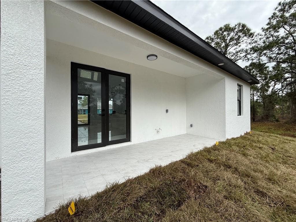 518 Ames ST E, LEHIGH ACRES FL 33974-1