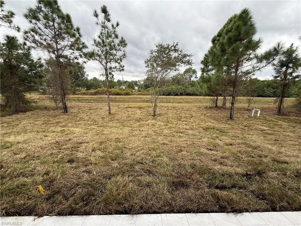 518 Ames ST E, LEHIGH ACRES FL 33974-4