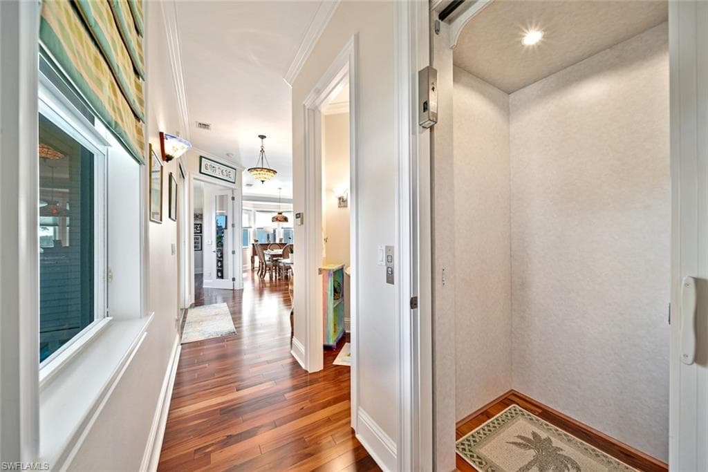 697 Spartina CT, SANIBEL FL 33957-5