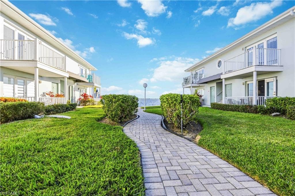 3326 N Key DR # 7, NORTH FORT MYERS FL 33903-15