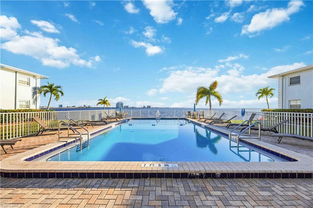 3326 N Key DR # 7, NORTH FORT MYERS FL 33903-17