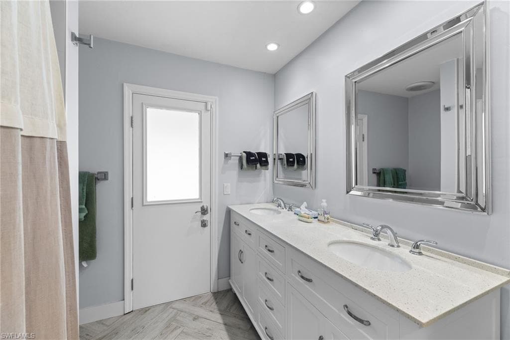 2467 Pine Woods CIR # 3, NAPLES FL 34105-31