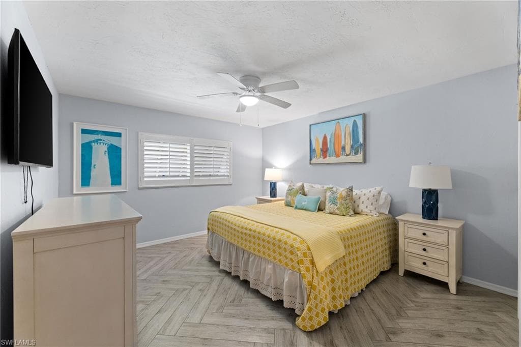 2467 Pine Woods CIR # 3, NAPLES FL 34105-29