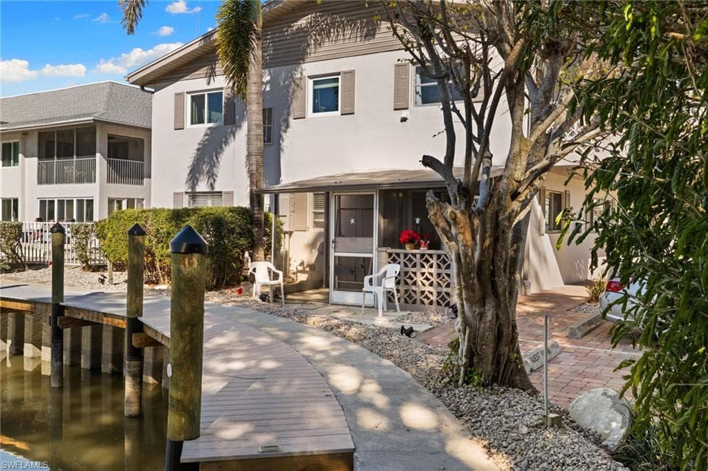 1686 Blue Point AVE # A1, NAPLES FL 34102-27