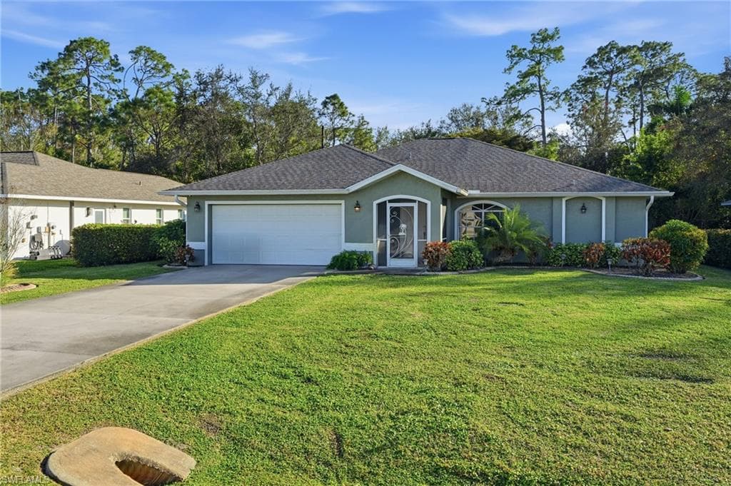 272 Johnnycake DR, NAPLES FL 34110-3