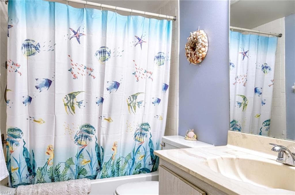 5483 Rattlesnake Hammock RD # 207, NAPLES FL 34113-12