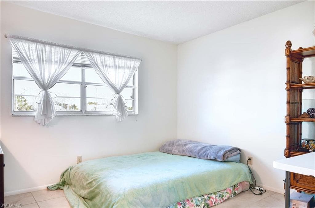 5483 Rattlesnake Hammock RD # 207, NAPLES FL 34113-11