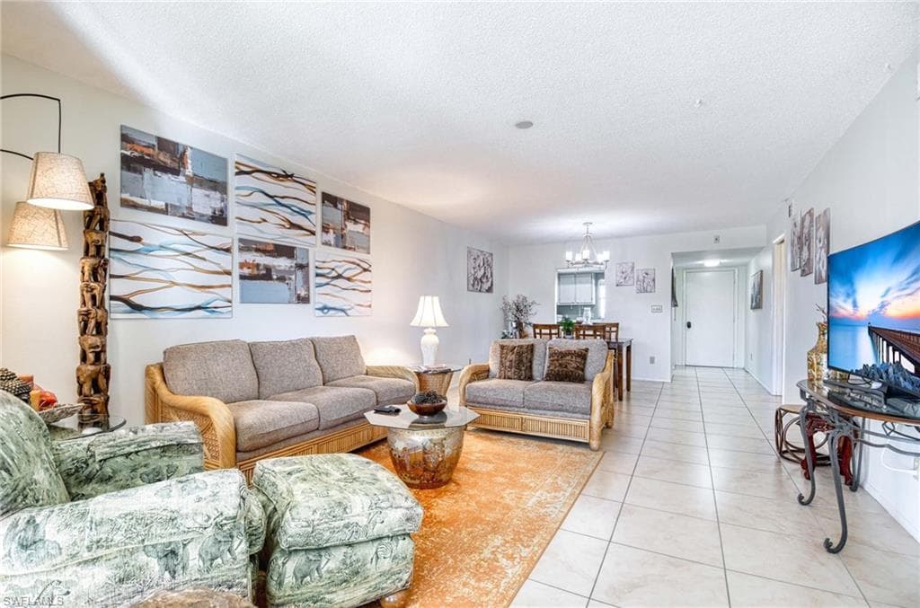 5483 Rattlesnake Hammock RD # 207, NAPLES FL 34113-2