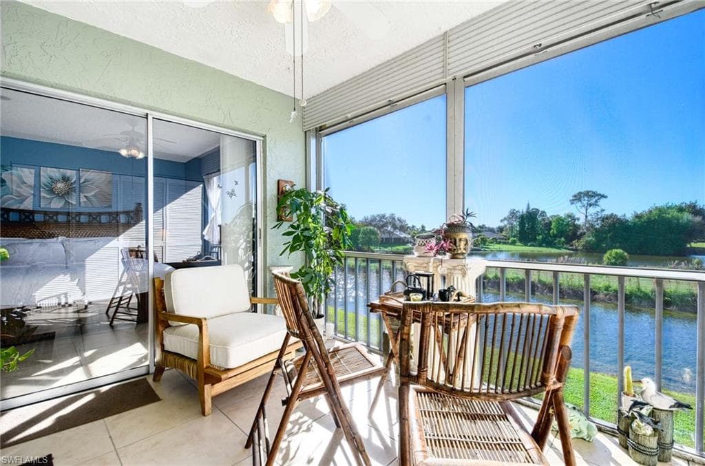 5483 Rattlesnake Hammock RD # 207, NAPLES FL 34113-14