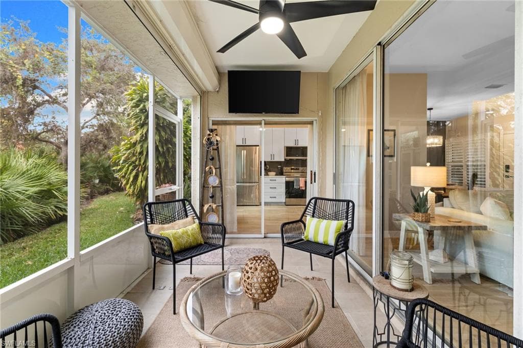 327 Emerald Bay CIR # W6, NAPLES FL 34110-26