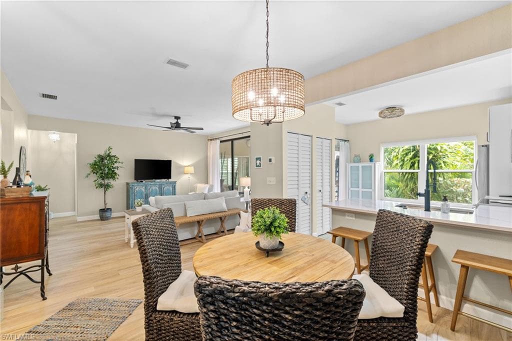 327 Emerald Bay CIR # W6, NAPLES FL 34110-9