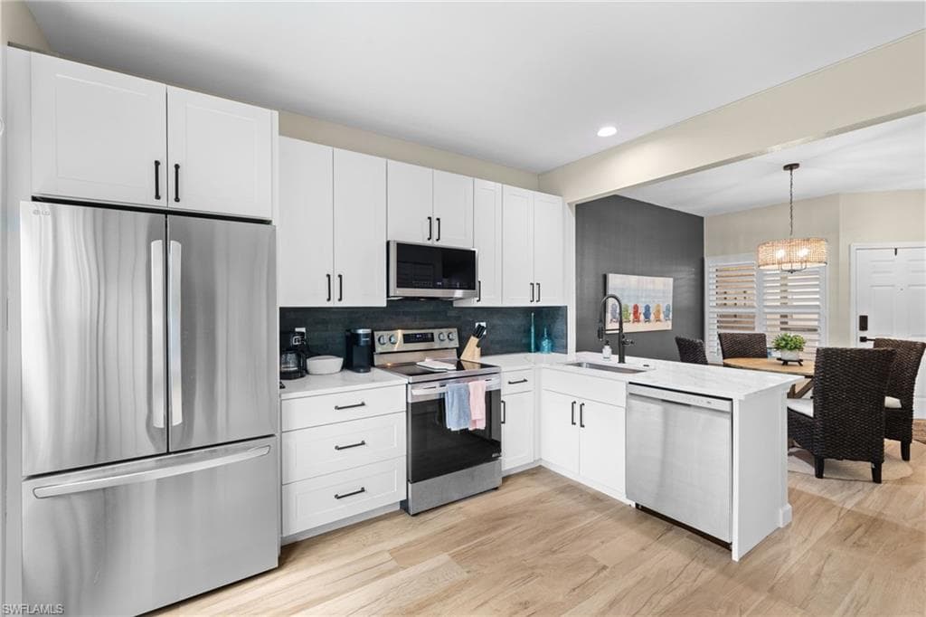 327 Emerald Bay CIR # W6, NAPLES FL 34110-10