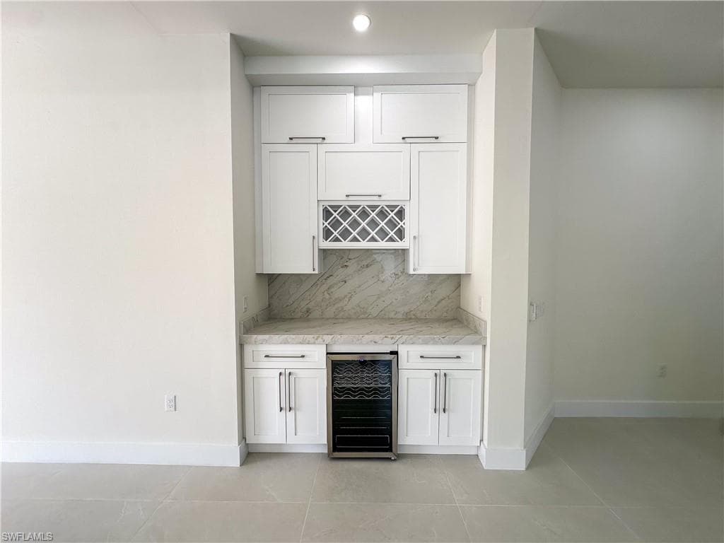 2464 Florida AVE, NAPLES FL 34112-22